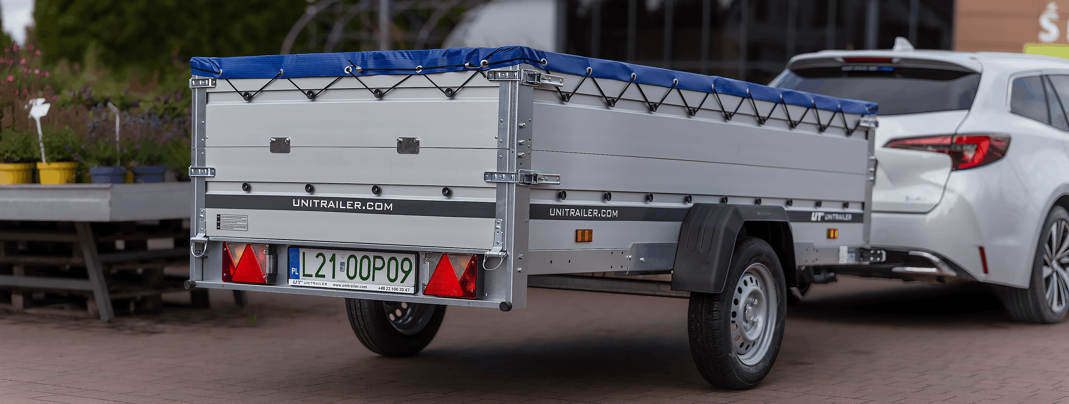 Przyczepka samochodowa UNITRAILER aluminiowa